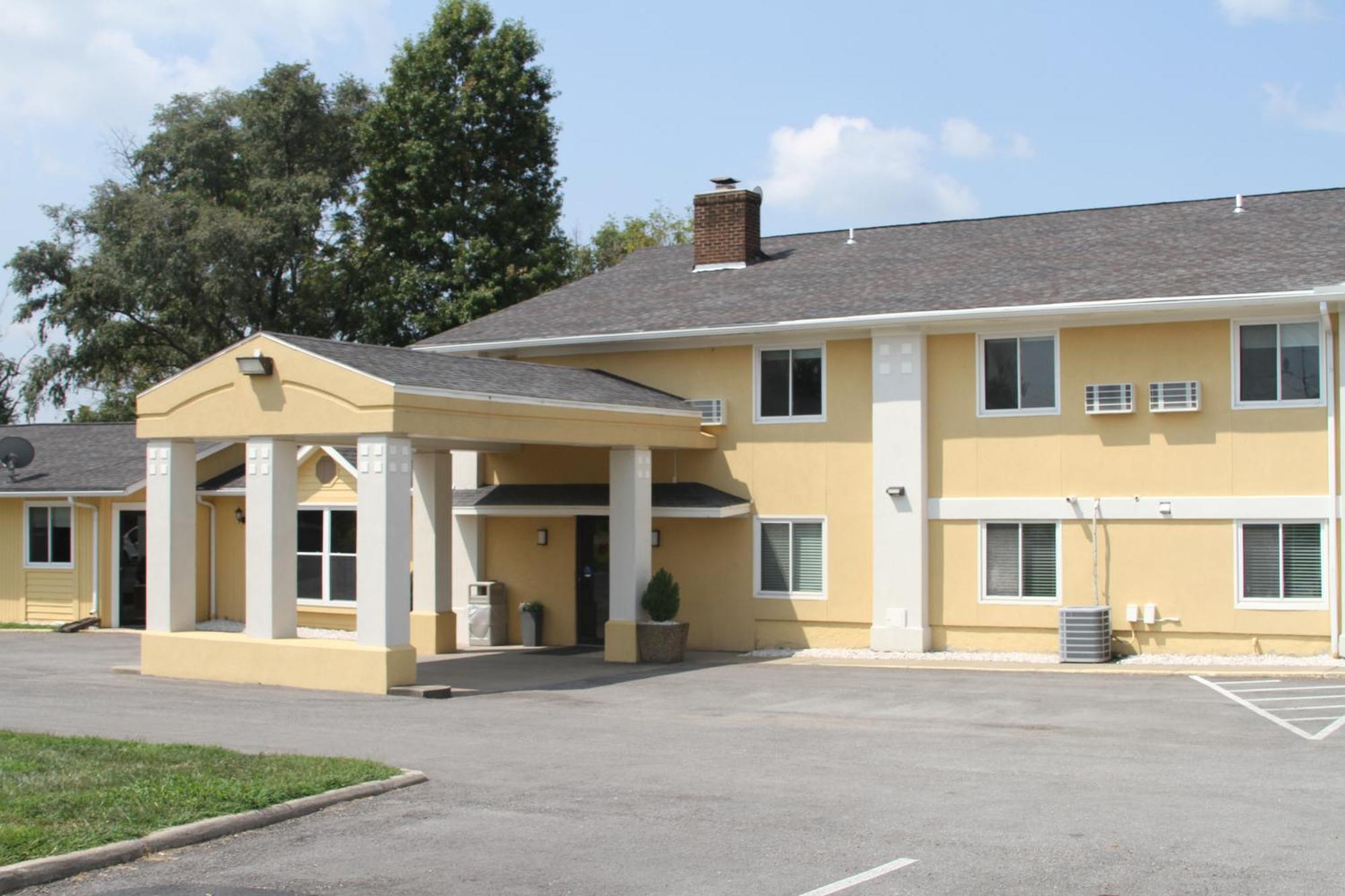Super 8 By Wyndham Higginsville Exterior photo